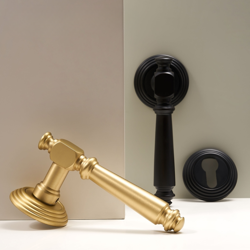 The Venezia — Classic Handle