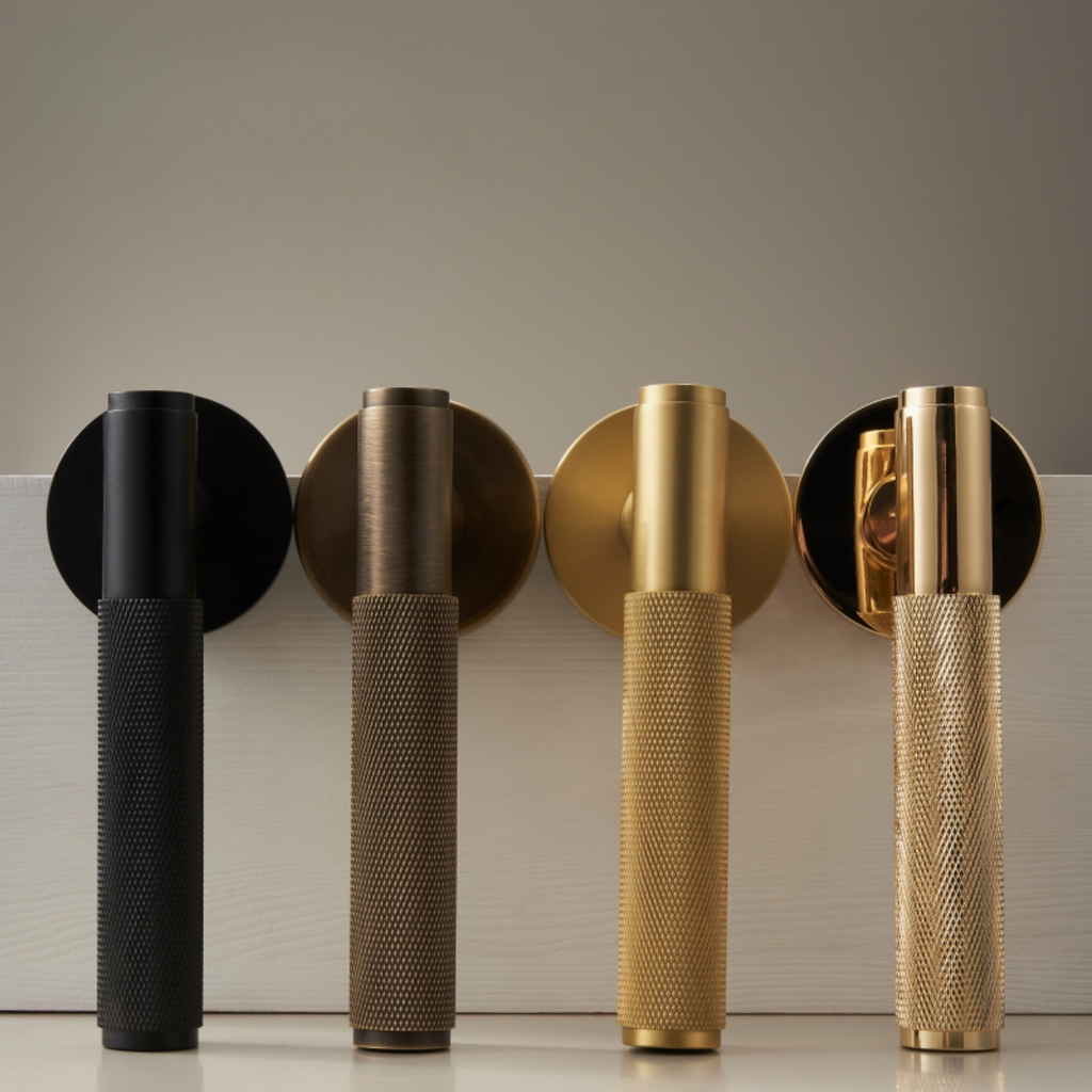 The Laurent — Knurled Handle