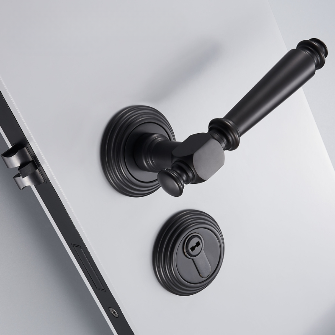 The Venezia — Classic Handle