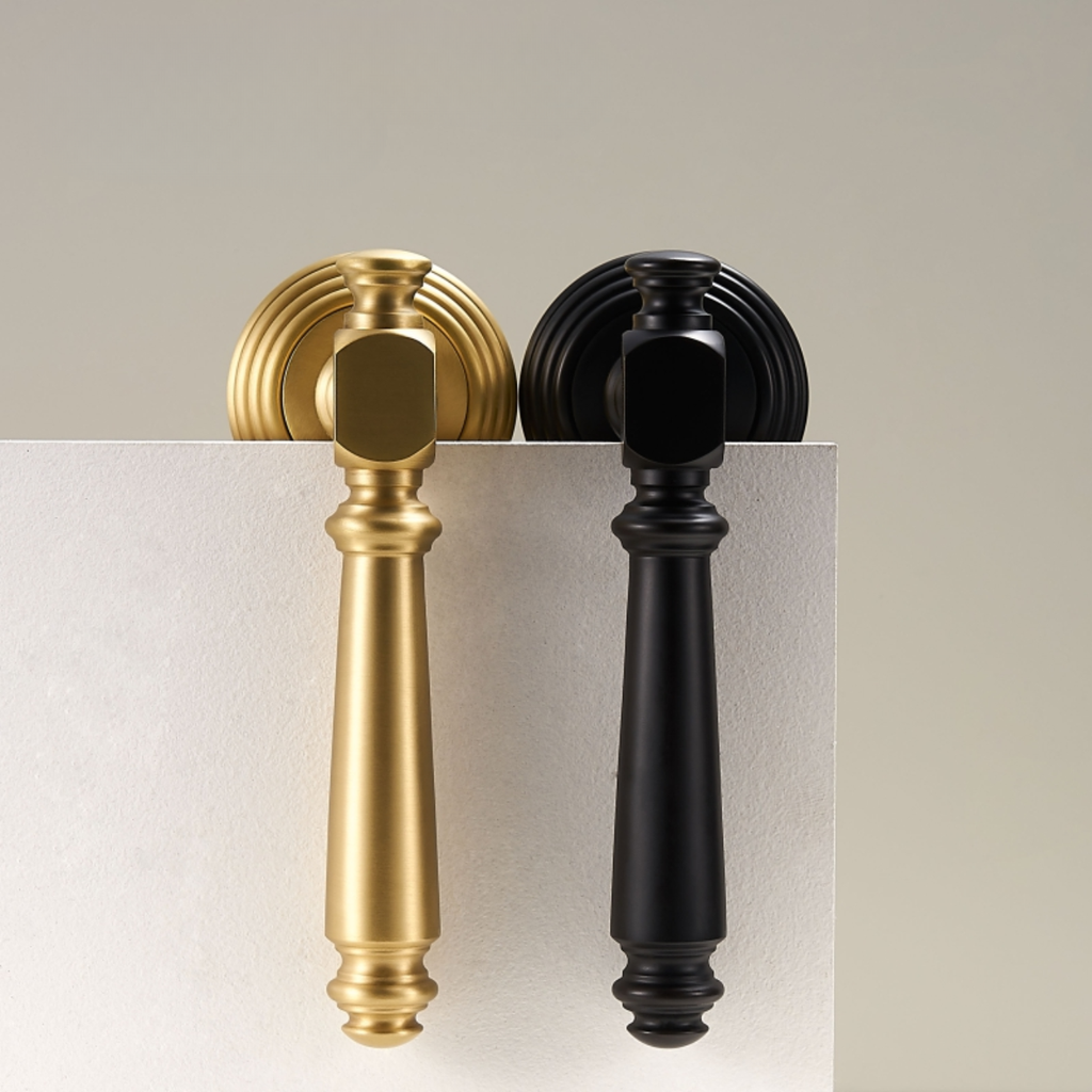 The Venezia — Classic Handle