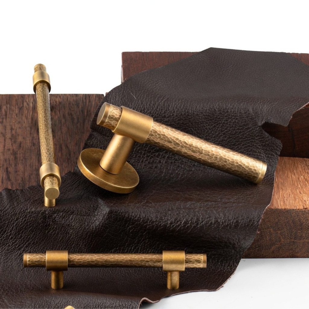 The Ferrara — Hammered Handle