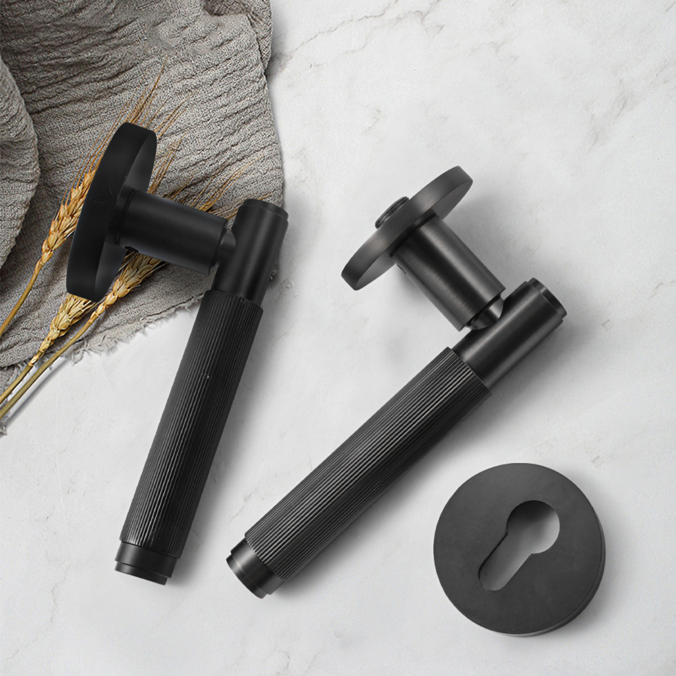 The Alcott — Reeded Handle