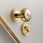 The Emsbury — Fluted Knob