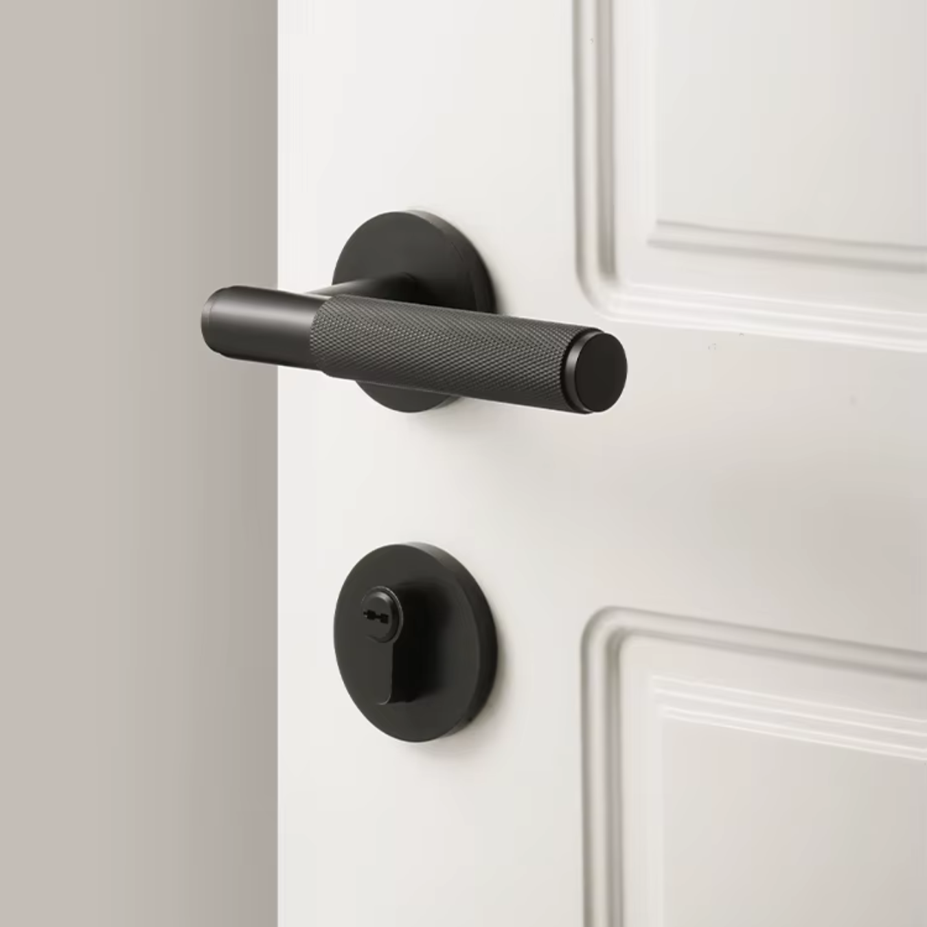 The Laurent — Knurled Handle