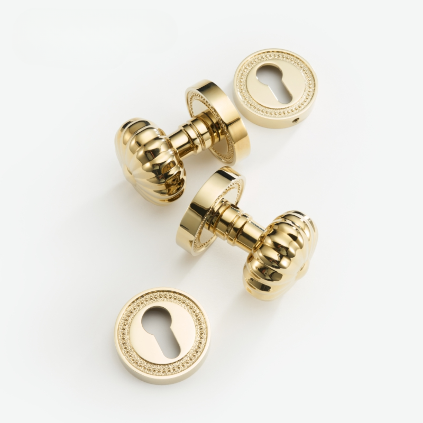 The Emsbury — Fluted Knob