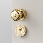 The Emsbury — Fluted Knob