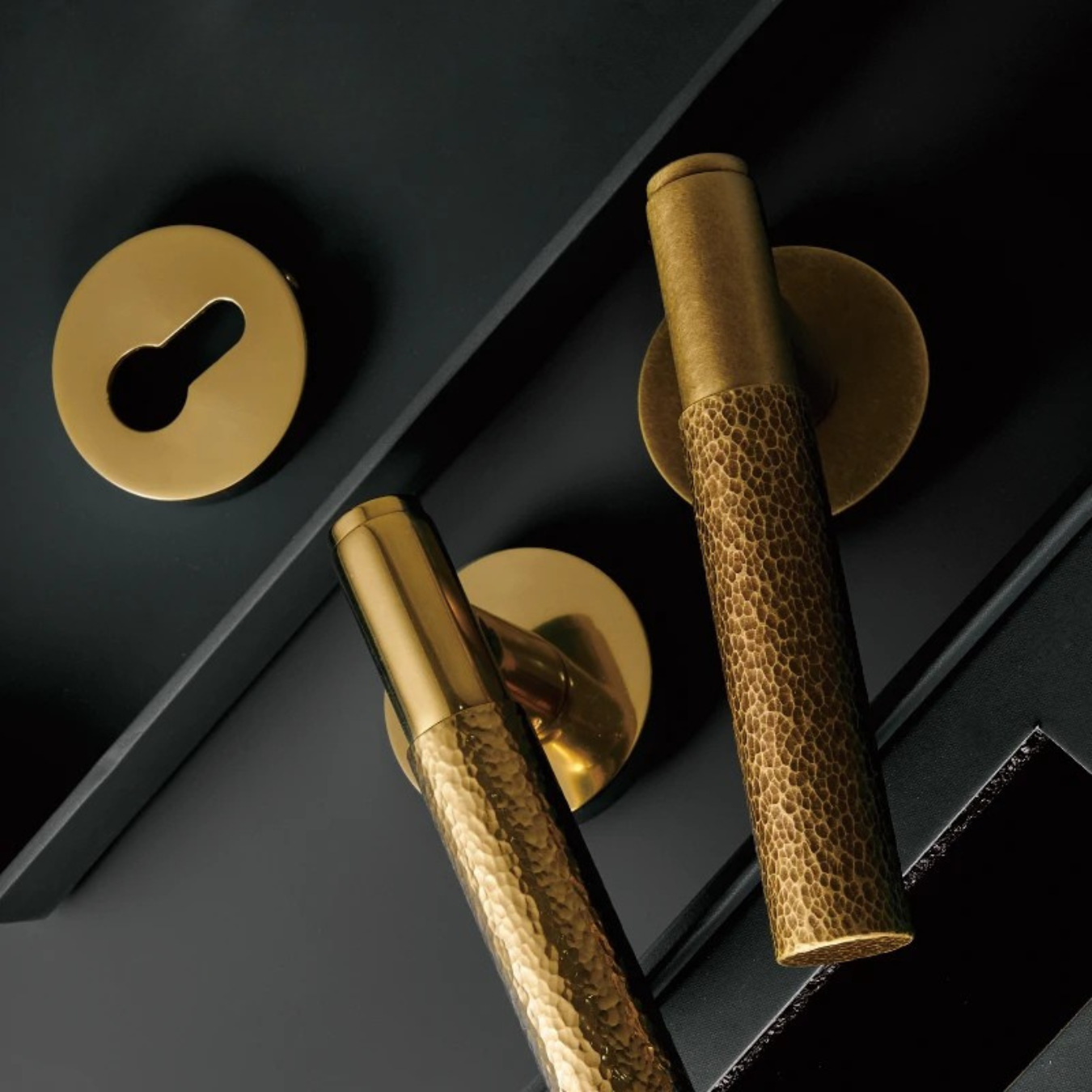 The Siena – Hammered Handle