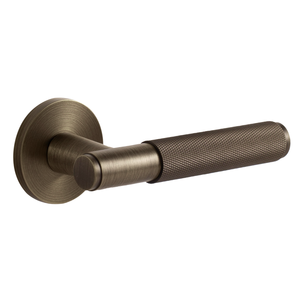 The Laurent — Knurled Handle Set