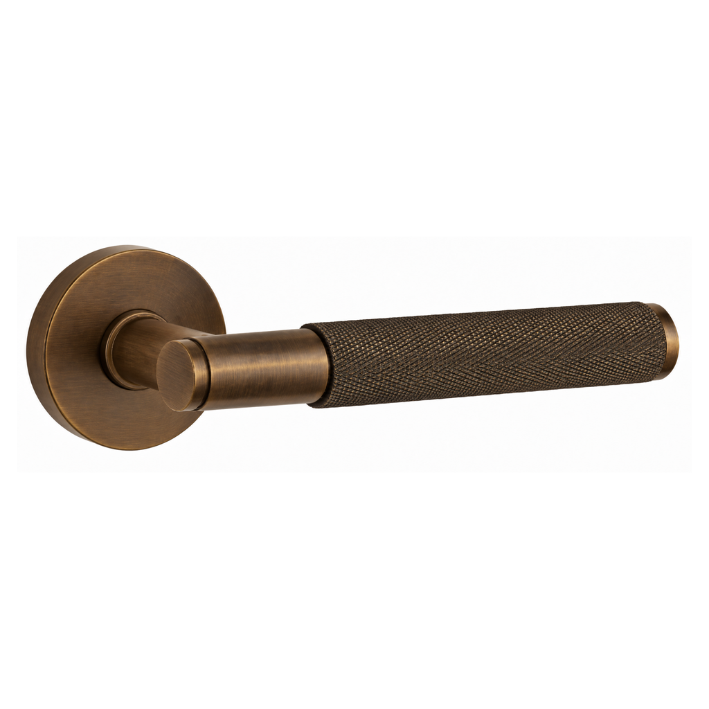 The Laurent Studio — Knurled Handle Set