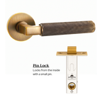 The Marlowe Studio — Knurled Handle