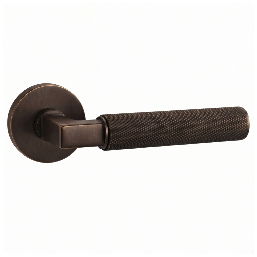 The Marlowe Studio — Knurled Handle