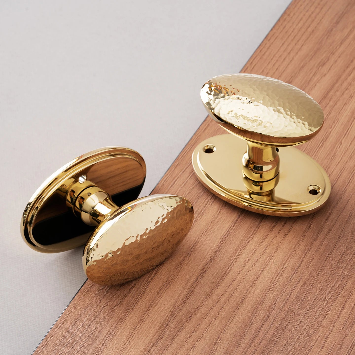 The Savoy – Hammered Knob