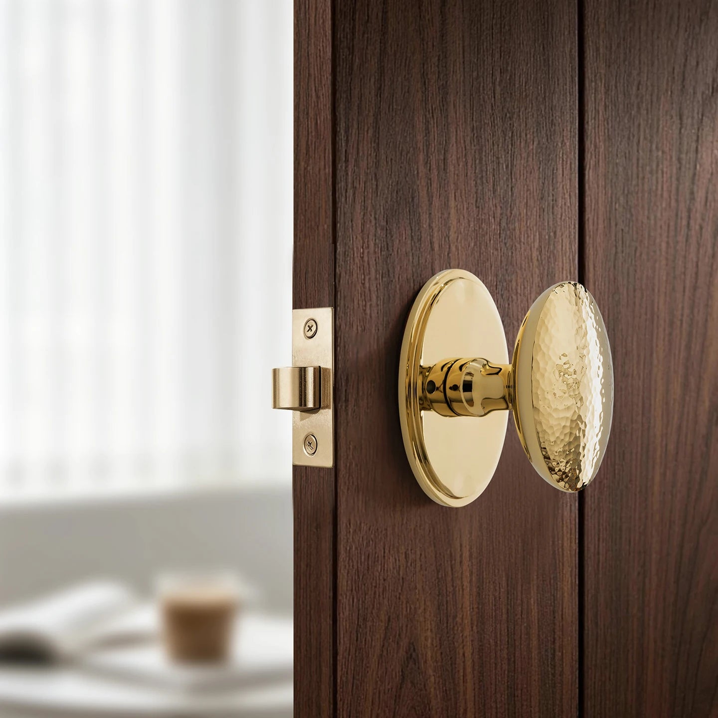 The Savoy – Hammered Knob