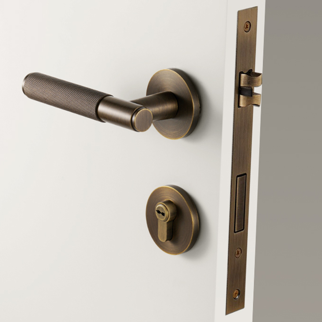 The Laurent — Knurled Handle Set