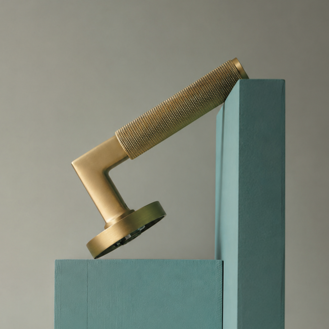The Marlowe — Knurled Handle