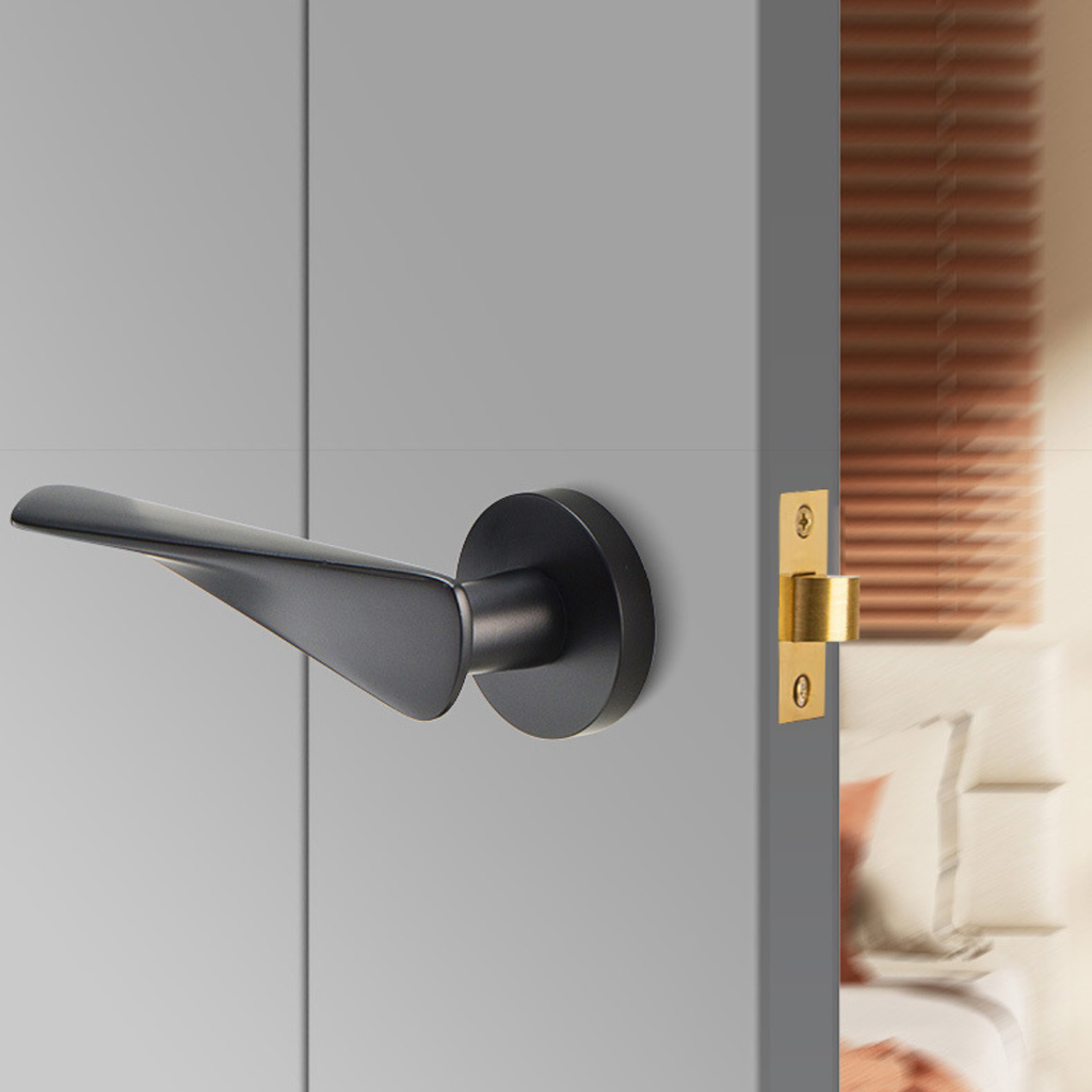 The Shoreditch — Smooth Solid Brass Handle Set