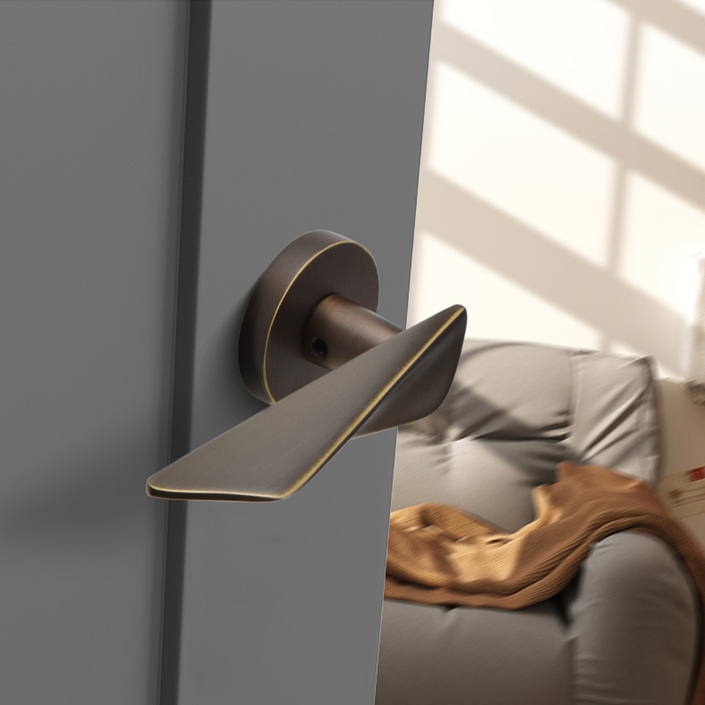The Shoreditch — Smooth Solid Brass Handle Set